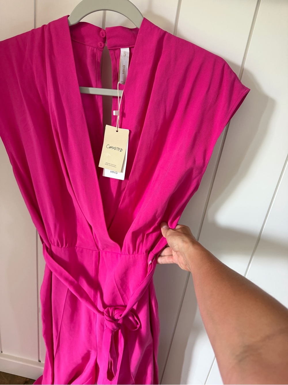 Mango Magenta Sleeveless V-Neck Jumpsuit with Tie Waist - Picture 4 of 7